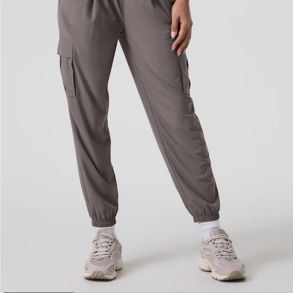 Vuori Women's Villa Jogger - Color Chia